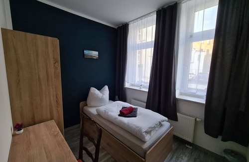 Plauen Bed & Breakfast | Double room, shower, WC, Standard 2 - Pension Anno1866