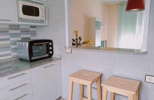 Cangas Apartment | Double room with bathroom and terrace