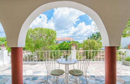 Pera House | Double Room with Garden View and Balcony - orange