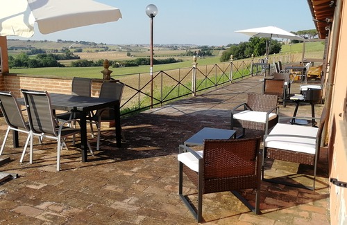 Treia Hotel | Double Twin Room Private Bathroom for Swimming Pool Use