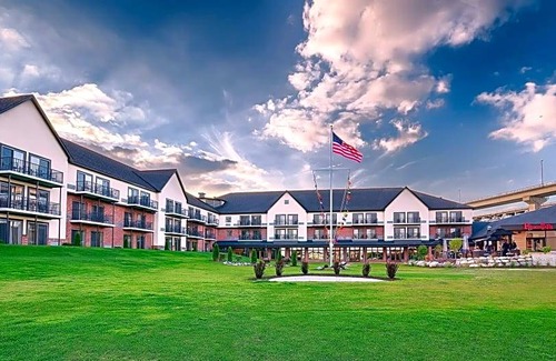 Port Huron Hotel | DoubleTree by Hilton Hotel Port Huron