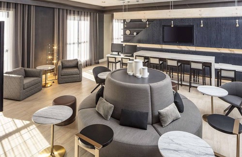 Chelsea Hotel | DoubleTree by Hilton Boston Logan Airport Chelsea