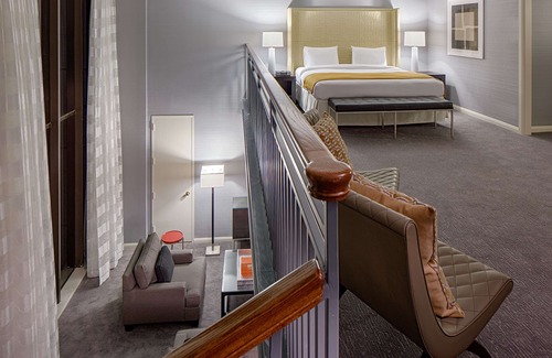 Greenway Plaza-Upper Kirby Hotel | DoubleTree by Hilton Hotel Houston - Greenway Plaza