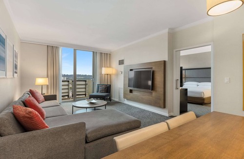 Mission Valley Hotel | DoubleTree by Hilton Hotel San Diego - Mission Valley