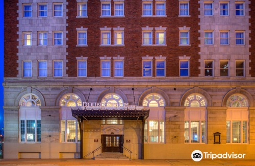 Utica Hotel | DoubleTree by Hilton Hotel Utica