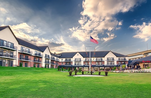 Port Huron Hotel | DoubleTree by Hilton Port Huron
