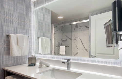 Poughkeepsie Hotel | DoubleTree by Hilton Poughkeepsie Convention Center