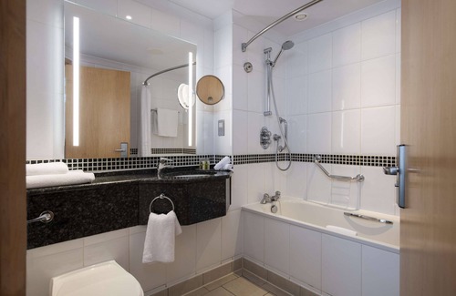 Lydiard Tregoze Hotel | DoubleTree by Hilton Swindon