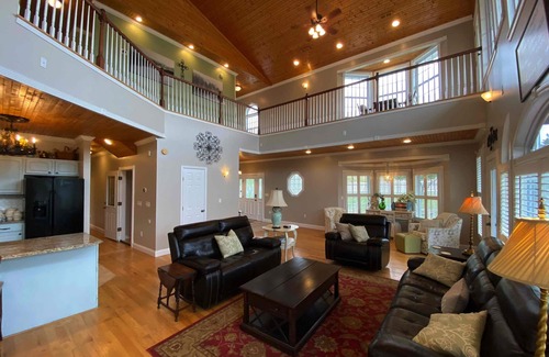 Sevierville House | Douglas Lake Waterfront Estate
