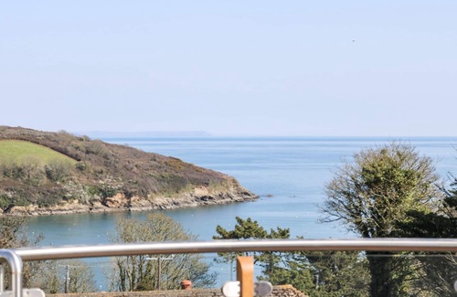Gillan House | DOVEFIELDS, family friendly, country holiday cottage in Helford