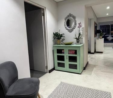Sea Point Apartment | Doverhurst - Sea Point Cape Town