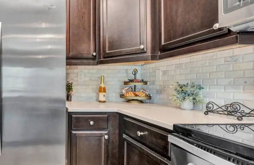 Central Business District Condo | Downton Luxury Loft with River view! 10 min to LU!