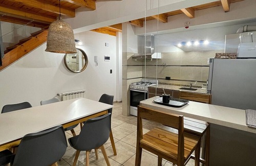 10 de Diciembre Apartment | Downtown Bariloche: Spacious and bright duplex