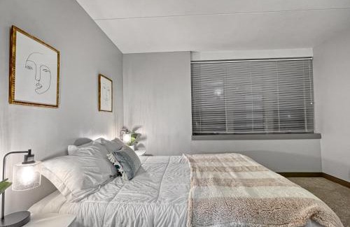 Downtown Des Moines Apartment | Downtown 1br Gem Steps Away From Wells Fargo