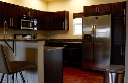 Des Moines House | Downtown 2BD 2.5BA townhouse w/free garage parking