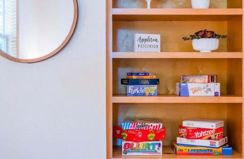 Appleton House | Downtown 2BR Home - Lawrence University College Ave