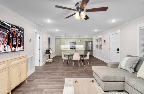 Starkville House | Downtown Access | Spacious | Family Space