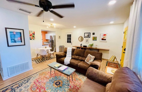 Fort Walton Beach House | Downtown and Beach Adjacent Home in Neighborly Part of Town