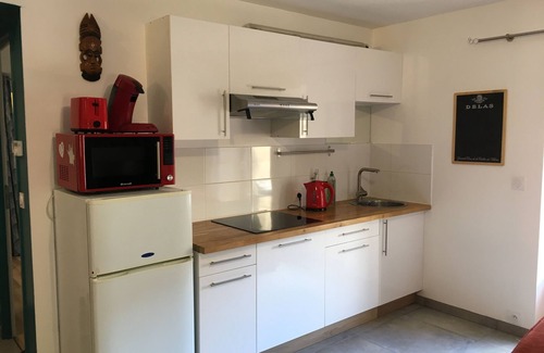 Tain-l'Hermitage Apartment | Downtown apartment on quiet street near the quays of the rhone