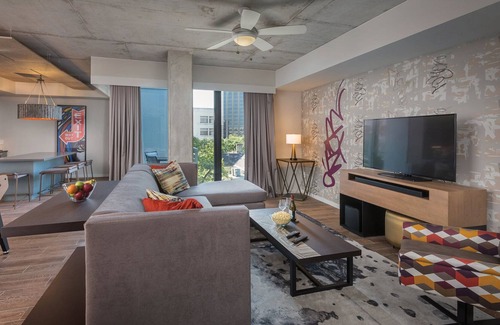 Civic District Resort | Downtown Austin Resort Studio Presidential