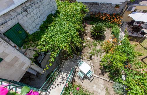 Split Apartment | Downtown Authentic Apartments