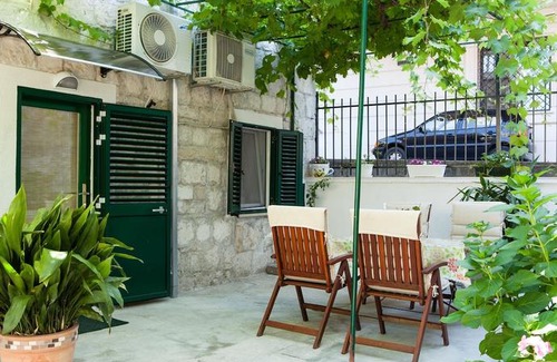 Split Apartment | Downtown Authentic Apartments