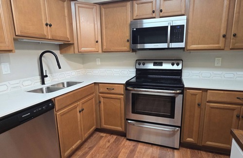 Chanhassen House | Downtown Chanhassen Townhome - 3 bedrooms