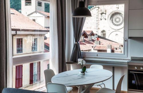Como City Centre Apartment | Downtown Como-Luxury Suites