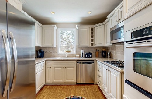 Breckenridge Condo | Downtown condo with hot tubs & pool - 100 yards to Breck Connect Gondola