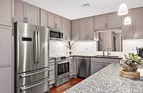 South French Broad Condo | Downtown Condo with Stunning Mountain Views