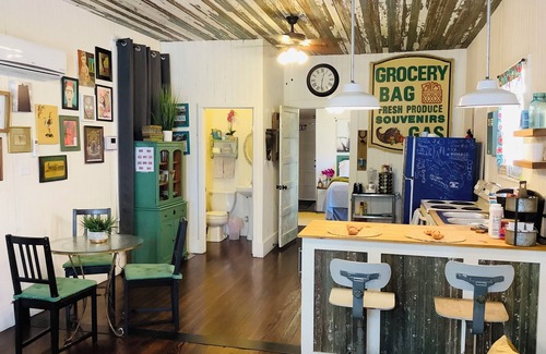 Near East Side House | Downtown Cottage Near River & Alamodome - Free Parking