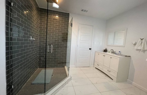 Haltom City House | Downtown Fort Worth 3 Bed luxury house