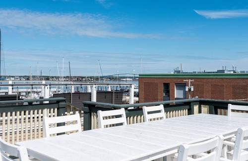 Yachting Village House | Downtown Harbor View