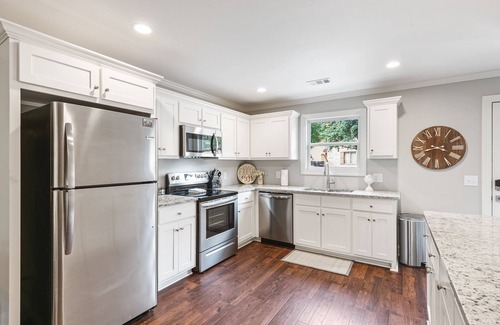 Helen House | ★ Downtown Helen Home ★ Serene Views + Charm ★