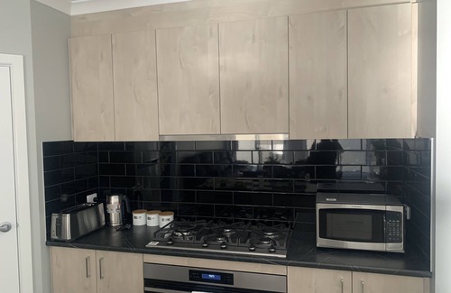 Shepparton House | Downtown House in the heart of Shepparton