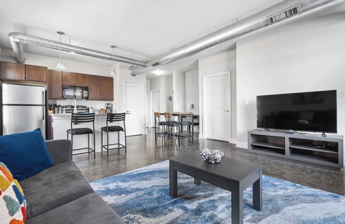 Mile Square Apartment | Downtown Indy | 3 Units, Sleeps 18 + Parking