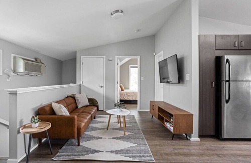 Near Eastside Apartment | Downtown Indy Carriage House | Walk to Hot Spots