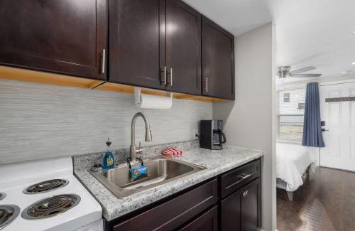 Kimmswick House | Downtown Kimmswick Room~Renovated~Prime Location