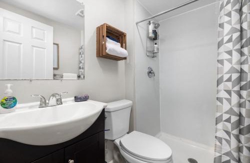 Kimmswick House | Downtown Kimmswick Room~Renovated~Prime Location