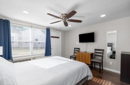 Kimmswick House | Downtown Kimmswick Room~Renovated~Prime Location