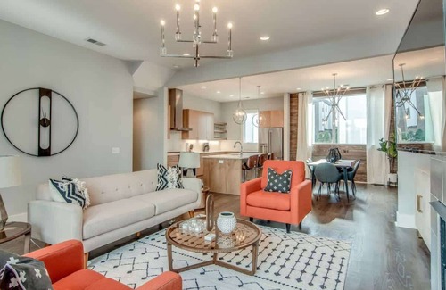 Edgehill Apartment | Downtown Nashville/The Gulch/Rooftop Deck
