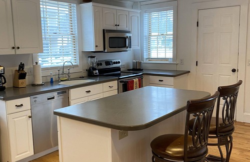 North Conway House | Downtown NC Village! Private pool and hot tub!