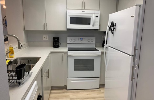 Downtown San Diego Apartment | Downtown Oasis nFurnished apartment next to Sea Port Village