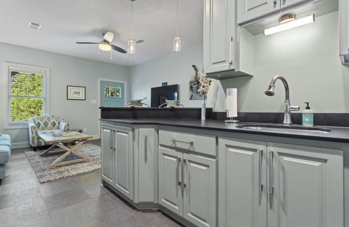 Ocean Springs Condo | Downtown Ocean Springs Spanish Trail Lofts - West Suite