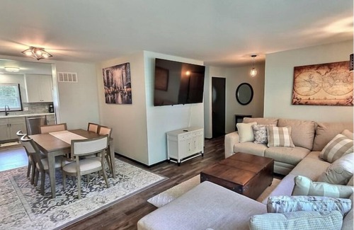 Milwaukee House | Downtown Ranch Hideaway