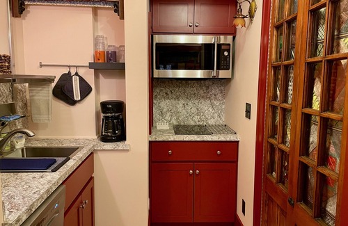 Heart of Missoula House | Downtown Retreat in Restored Historic Cottage with Off-Street Parking