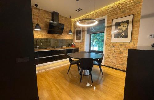 Andrejsala Apartment | Downtown Retreat Loft-Industrial Studio