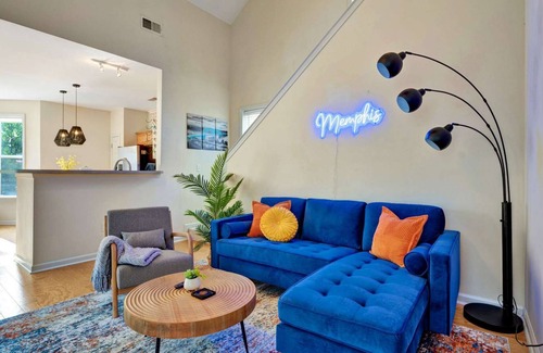 Memphis House | Downtown River Gem - Scenic Patio