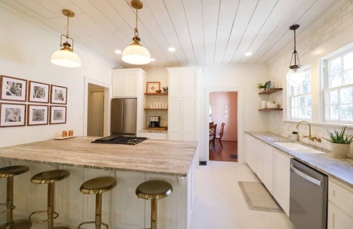 Natchitoches House | Downtown Riverside Oasis: Deck, Hot Tub & More!