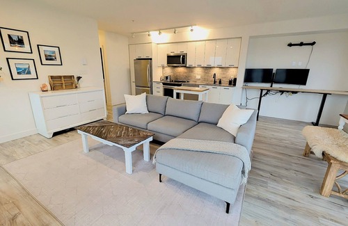 Squamish Condo | Downtown Squamish Penthouse with Mountain and Ocean Views